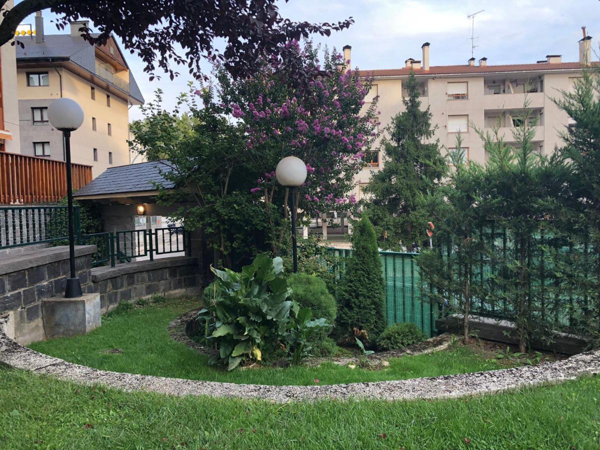 Apartamento Alba Хака Экстерьер фото